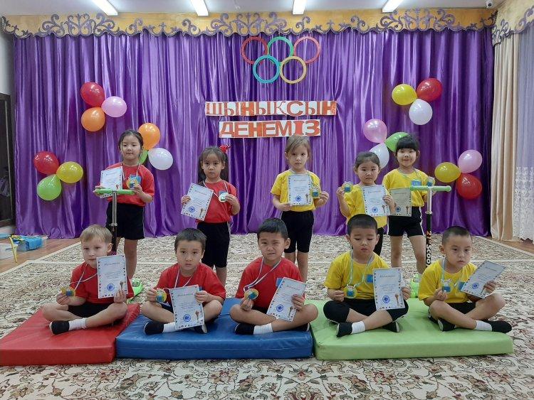 15 бөбекжай-бақша "Шынықсын денеміз" тақырыбында сауық кеш  өткізілді дене тәрбие нұсқаушысы Мұратәлі Айгерім