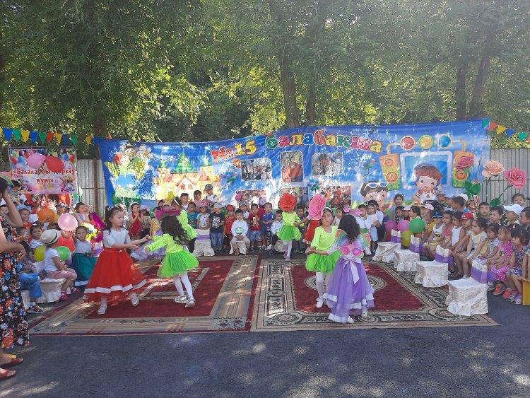 Тараз қаласы №15 бөбекжай-бақшасы. №7 "Ботақан" ересек топ.Тәрбиеші Есенбаева Сандуғаш "Қош келдің, жарқын жаз " 1 маусым -Балаларды қорғау күніне" орай сауық кеш өткізді.